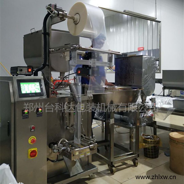 液体包装机  辣椒油 海底捞火锅底料 大骨汤 黄豆酱 豆瓣酱 芝麻酱 河南省 郑州市 全自动 包装机 生产 厂家图3