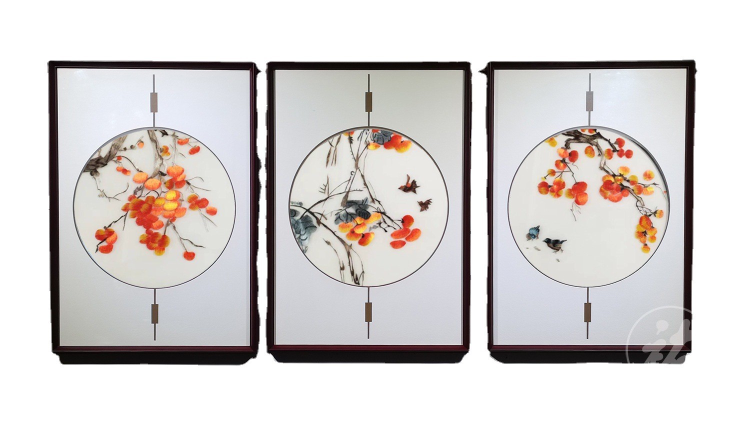苏绣成品挂画透明丝布刺绣新中式客厅餐厅三联经典款苏绣装饰画图4