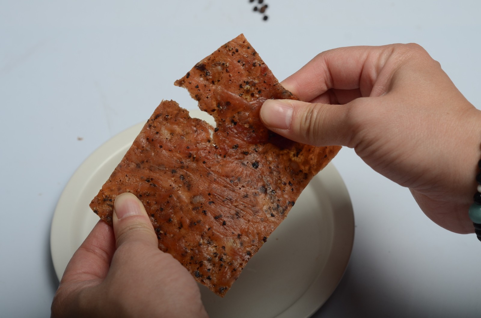 潮汕炭烤猪肉干 黑椒猪肉脯零食 厂家批发 可散装或分装图2