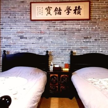 探花阳光双床房图3