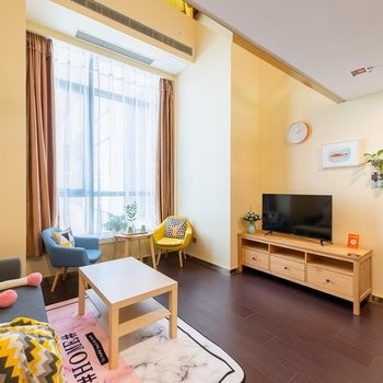 慕客LOFT情侣温馨大床房图2