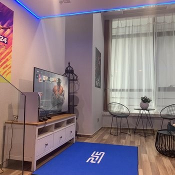 朵末·新纪元ps5欢乐LOFT复式电游情侣大床房图3