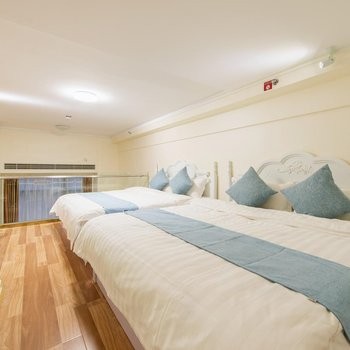 梵朵优选LOFT复式家庭八人间图4