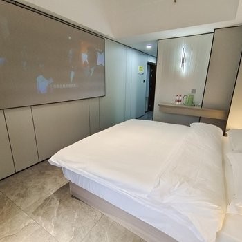 惠享影视大床房图5