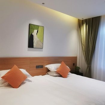 温馨亲子特大床房图3