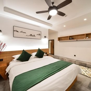 和适茶趣浴缸大床房图2